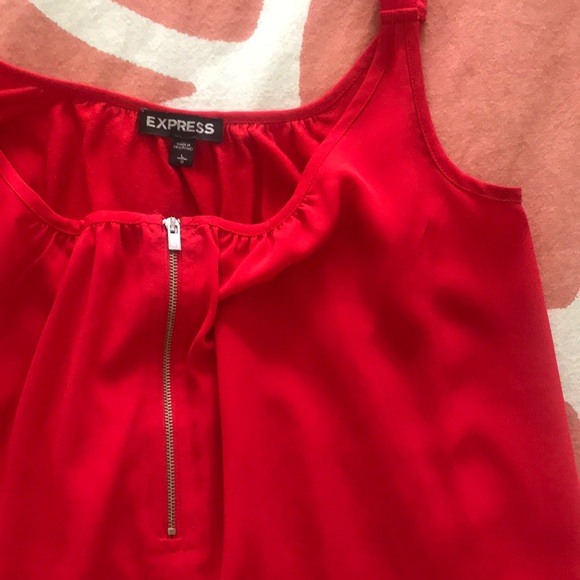 Express red top 🔥 - Picture 4 of 5